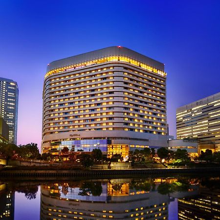 Hotel New Otani Osaca Exterior foto The hotel at night