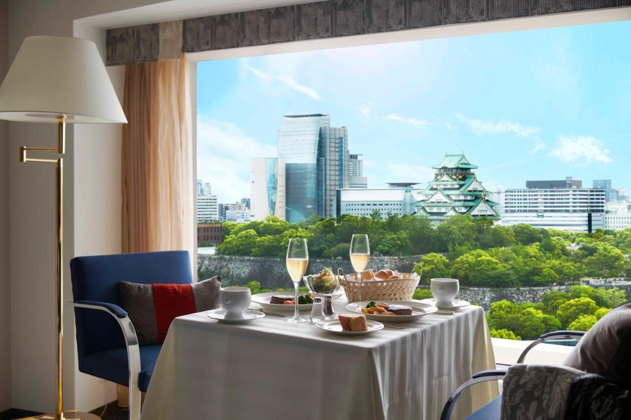 Hotel New Otani Osaca Exterior foto A view of the Tokyo skyline from a suite at the hotel